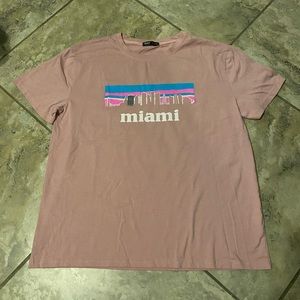 Pink graphic Miami t-shirt
